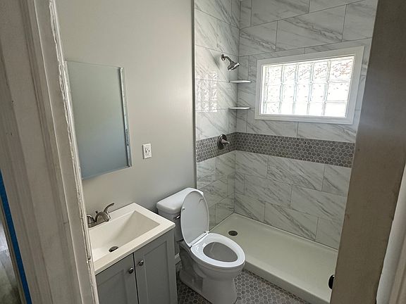3rd image of 169 Anderson Pl