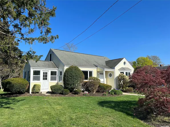 76 Point Street, South Jamesport, NY 11970