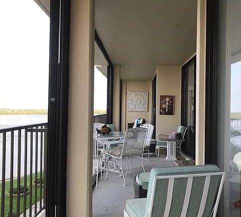 2nd image of 134 Lakeshore Dr APT 714