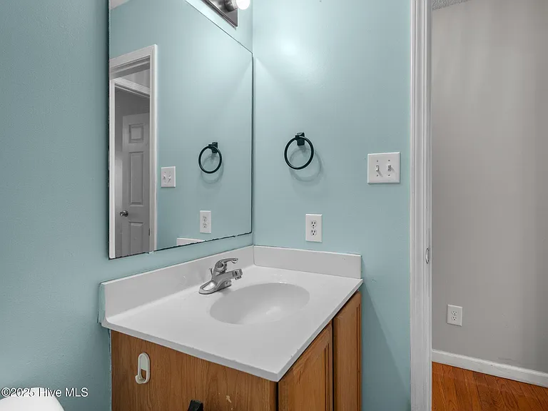 218 Winterberry Ct — Photo 21
