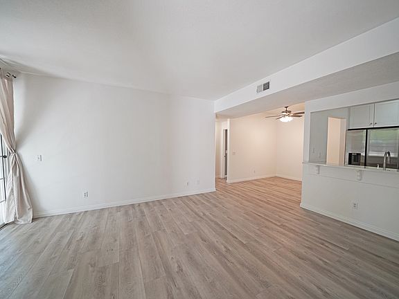 4th image of 24137 Del Monte Dr #1-231