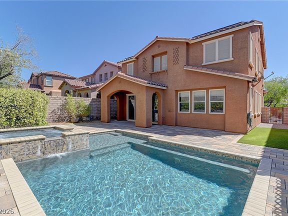 2nd image of 561 Ivy Spring St