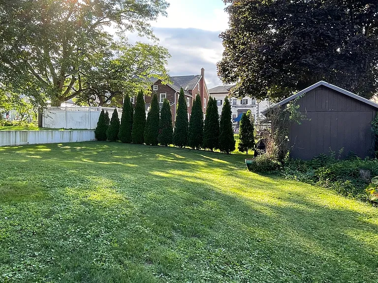 355 Adrain St — Photo 11