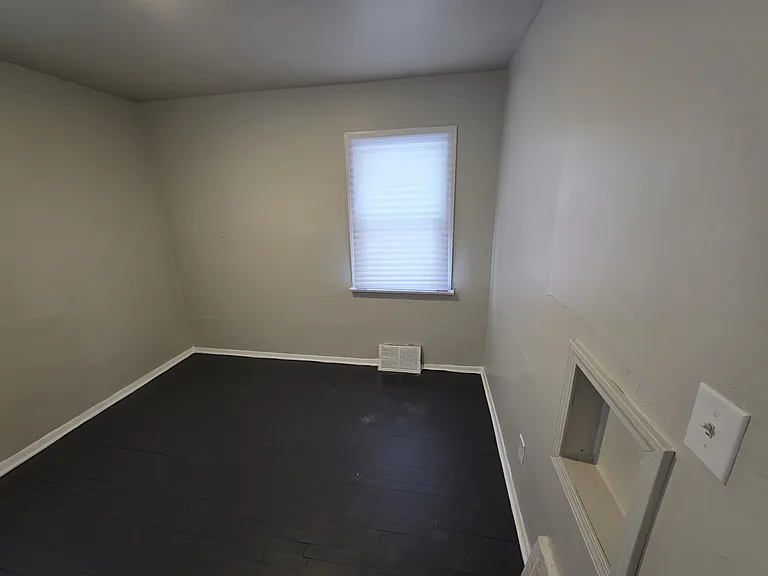 8461 Plainview Ave — Photo 17