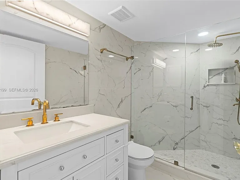 3500 Mystic Pointe Dr #2908 — Photo 13
