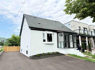 572 Pharmacy Ave, Toronto, ON M1L 3G9