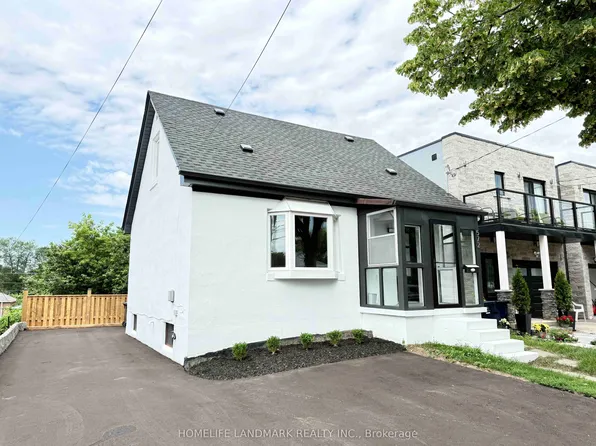 572 Pharmacy Ave, Toronto, ON M1L 3G9