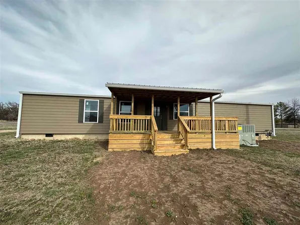 527 N K St, Newkirk, OK 74647