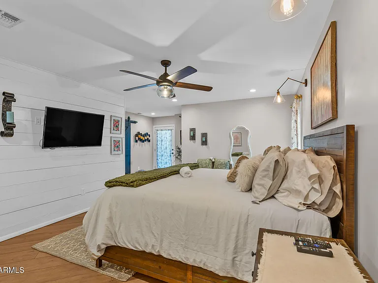4402 E Turney Ave — Photo 19