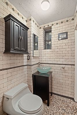5th image of 214 E 88th St APT 4C