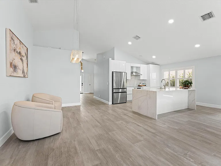 10112 Aqua Vista Way — Photo 17