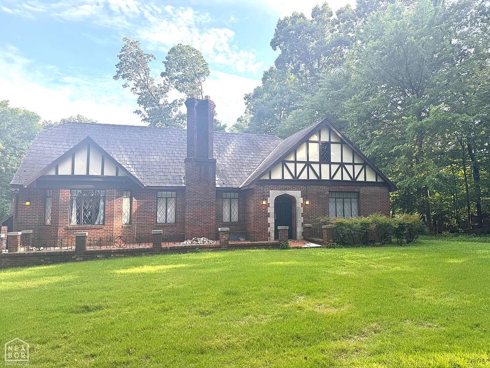 1st image of 1315 E Nettleton Ave