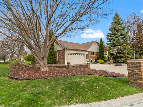 15563 S Royal Doulton Blvd, Clinton Township, MI 48038