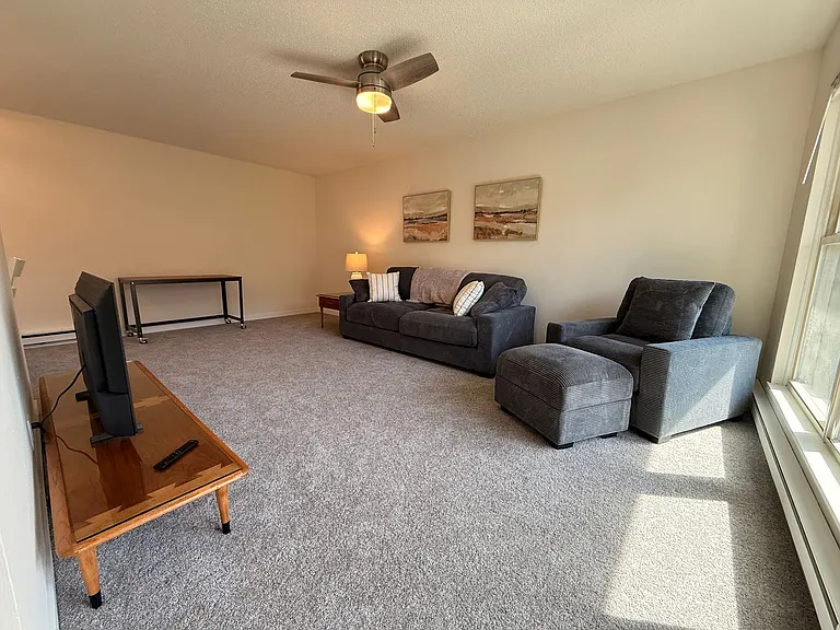 Wingra West Apartments — Photo 16
