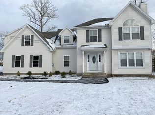 239 Timberline Dr, East Stroudsburg, PA 18301