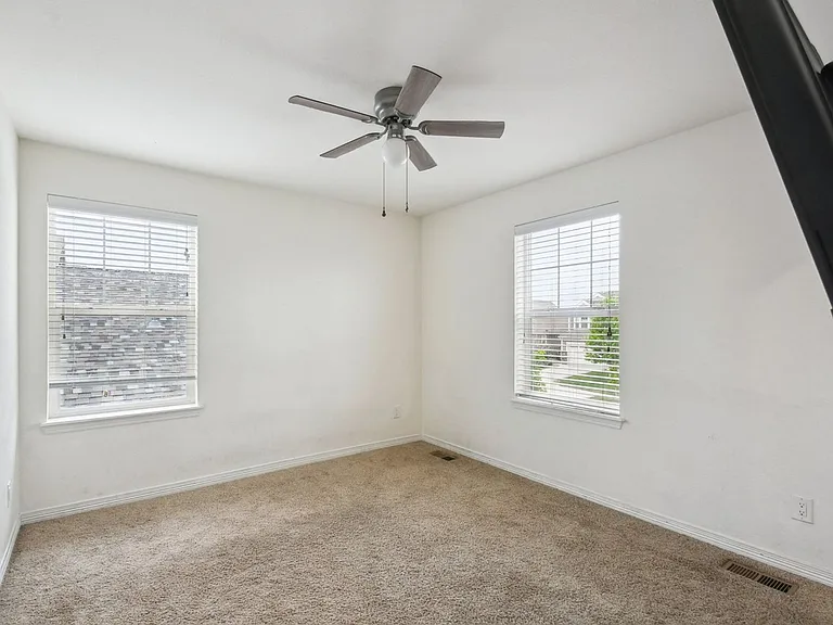 8910 Azalea Ct — Photo 5