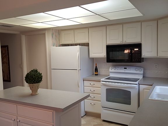 4th image of 2363 White Oak Cir