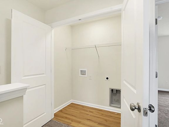 2nd image of 3959 Wren Dr
