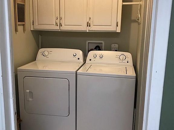 4th image of 30 Middle Mountain Dr