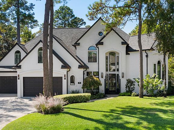 2nd image of 70 E Bracebridge Cir