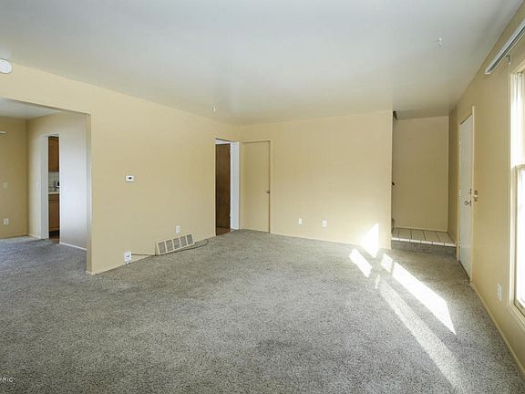2703-05 Courtlandt Ave-104