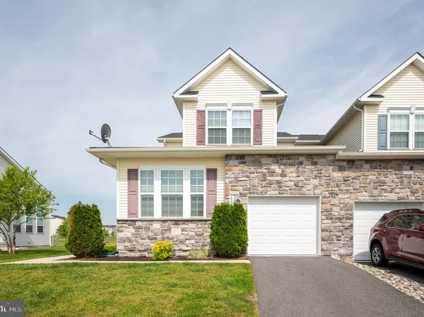 609 Irish Ct, Middletown, DE 19709
