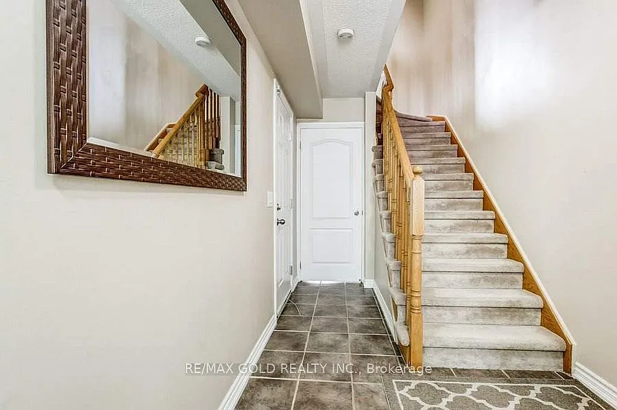 4 bed, $3,300 — Photo 2