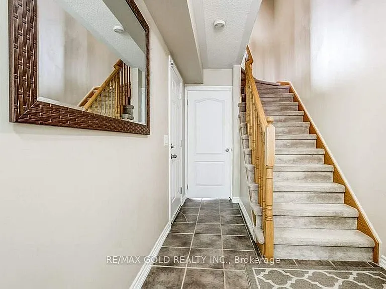 6 Cailiff St — Photo 2