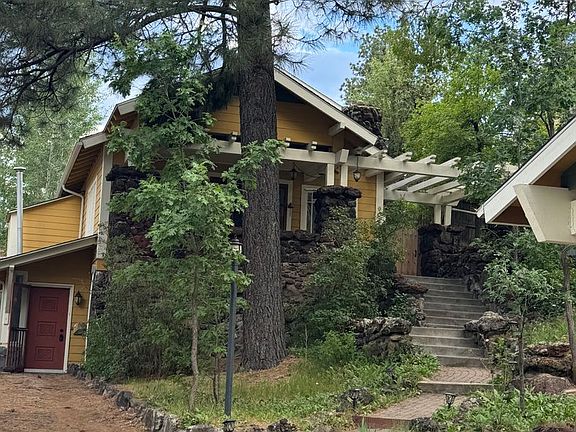 5th image of 907 W Summit Ave #528