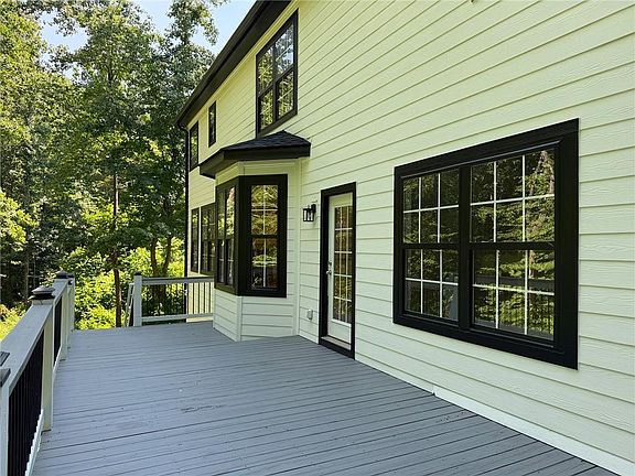 5th image of 4049 Ashford Way