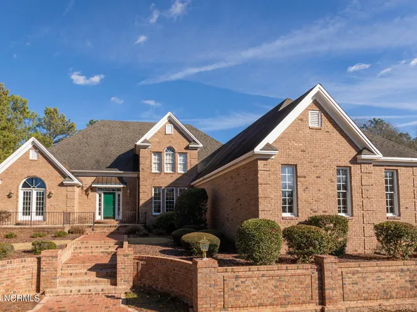 124 Carriage Park Drive, West End, NC 27376