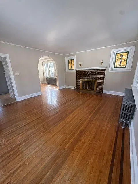 4 bed, 1.5 bath, 1724 sqft, $2,000 — Photo 2