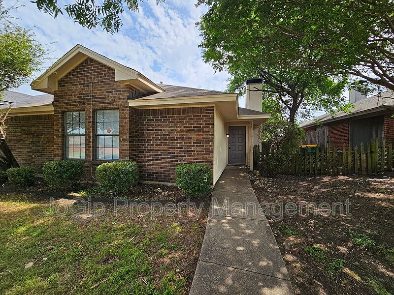 1st image of 311 Bryant Ln