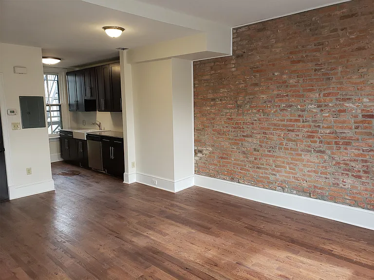 923 N 2nd St #2F — Photo 5