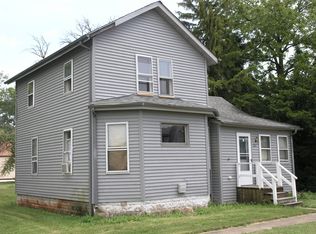 211 S 1st St, Peotone, IL 60468