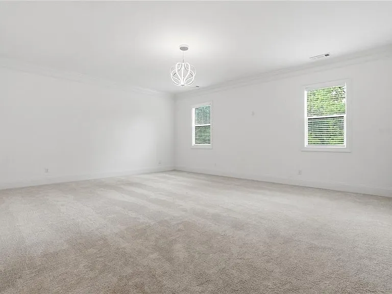 2415 Rugby Ave — Photo 23