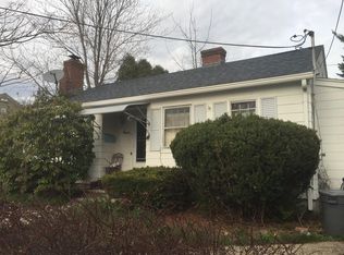 4 Woodridge Rd, Worcester, MA 01606