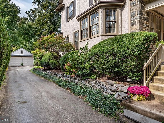 3rd image of 210 Kent Rd