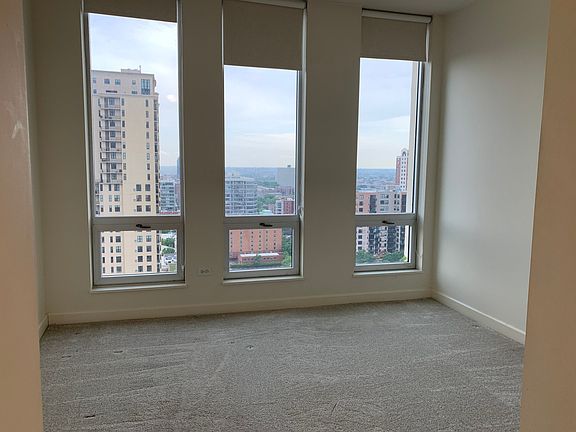 4th image of 1400 S Michigan Ave APT 1910