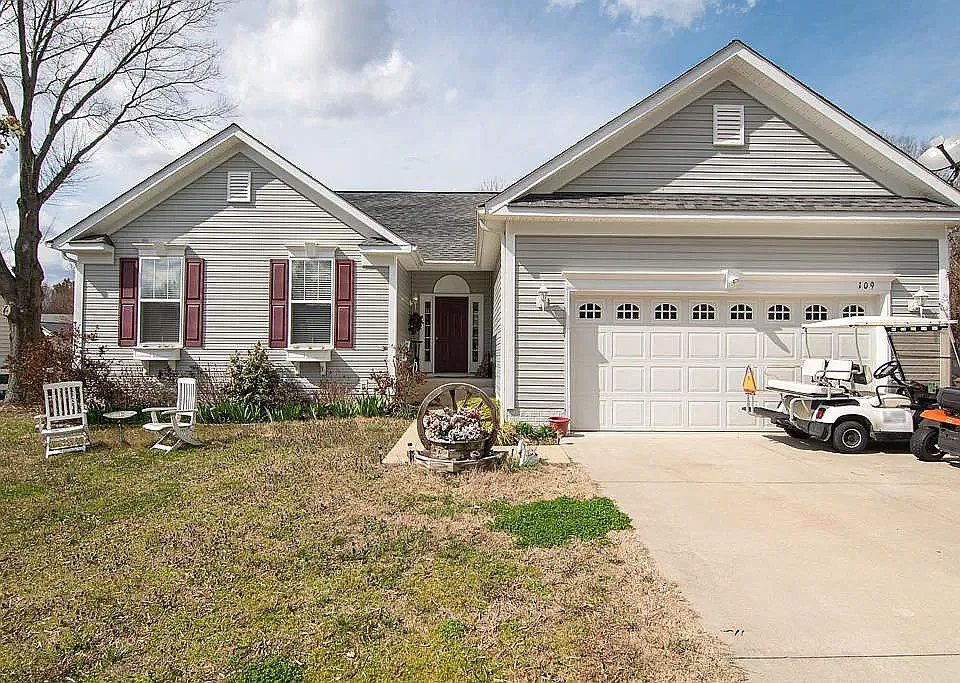 109 Dogwood Ave