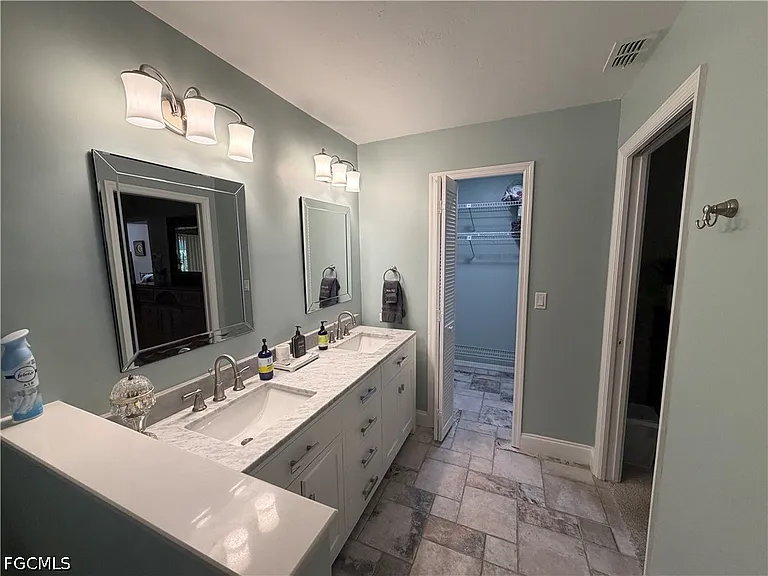 5883 Sand Oak Dr — Photo 13