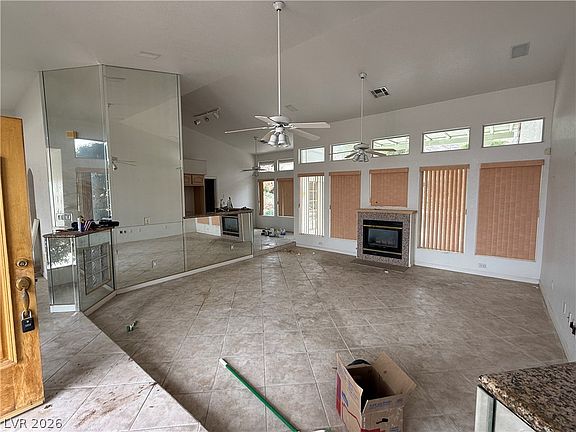 3rd image of 841 Lime Rock Rd