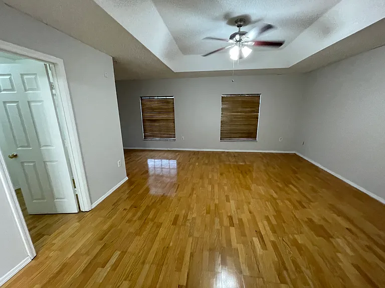 Bridgeview Cir — Photo 29