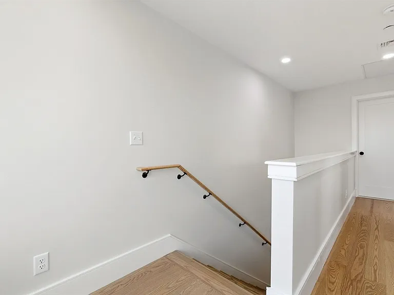 421 High St #309 — Photo 13