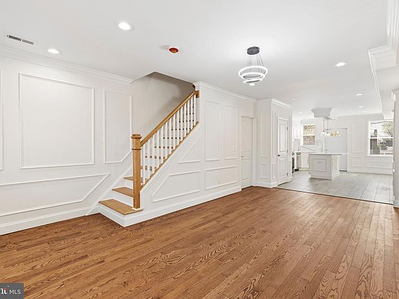 5th image of 3525 Cliftmont Ave
