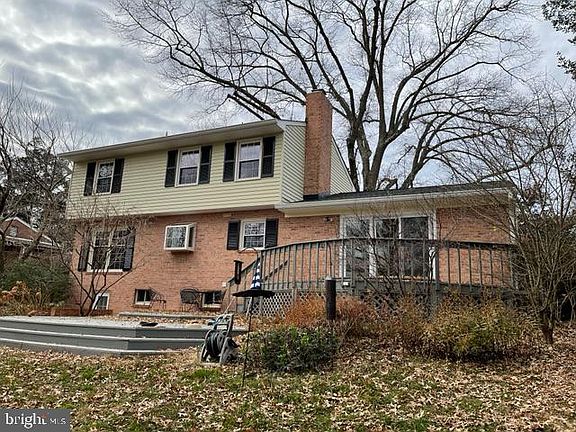 2nd image of 302 Greenwood Dr