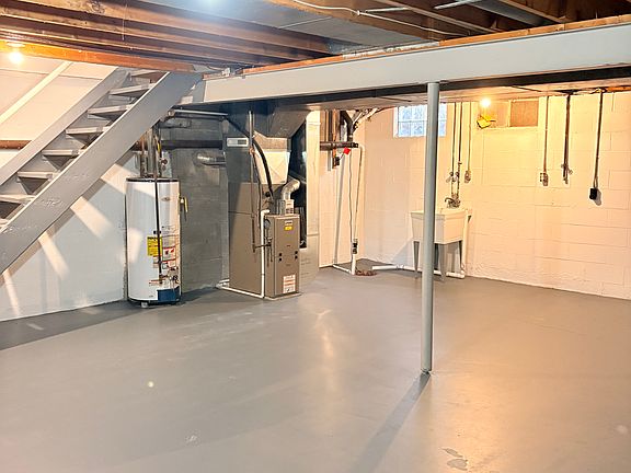 5th image of 1428 North Rd SE #1426