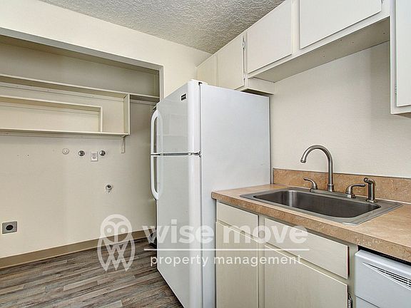 4th image of 2415 E 30th St APT A