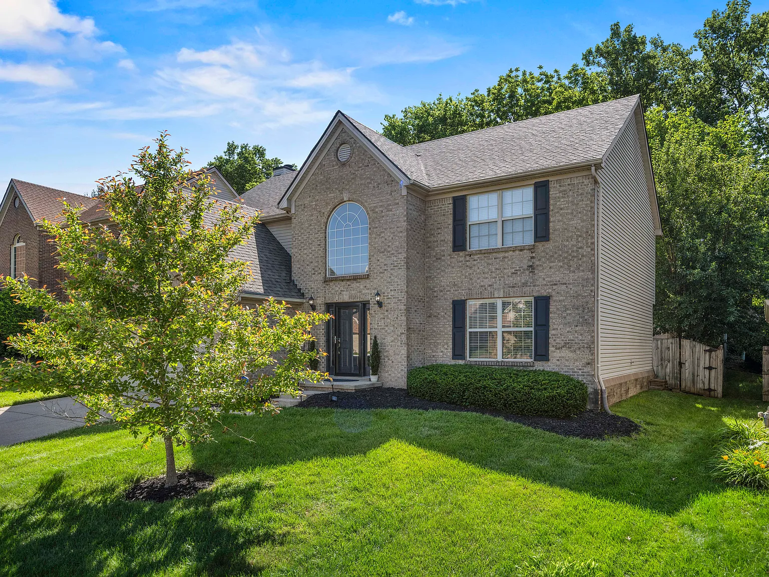 4 bed, 2575 sqft, $3,400 — Photo 4