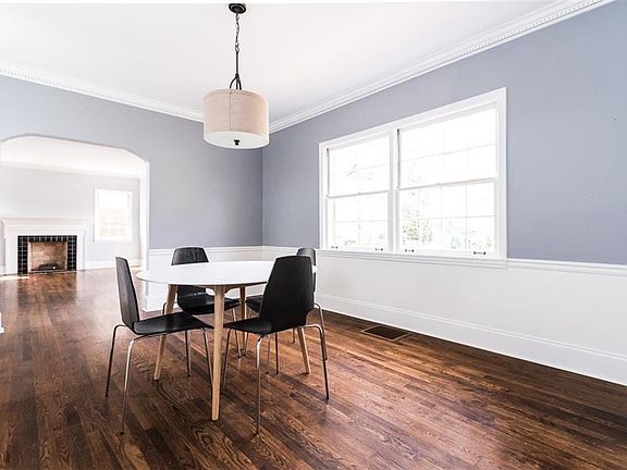 3rd image of 132 Garden Ln